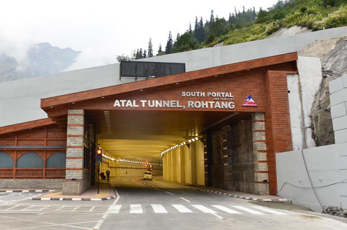 Atal Tunnel sightseeing Chandigarh to Manali tour package